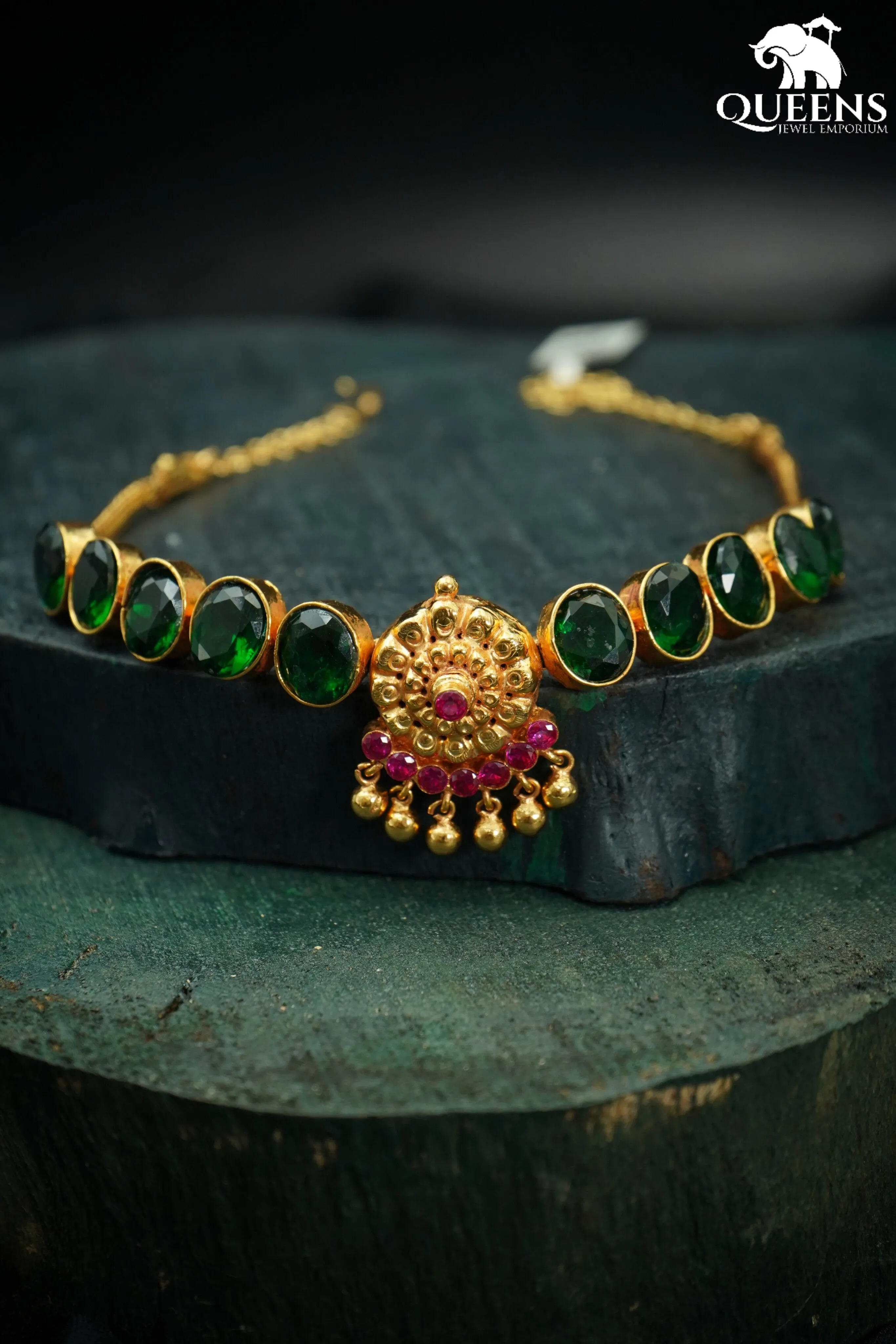 AADHAVI CHOKER - GREEN