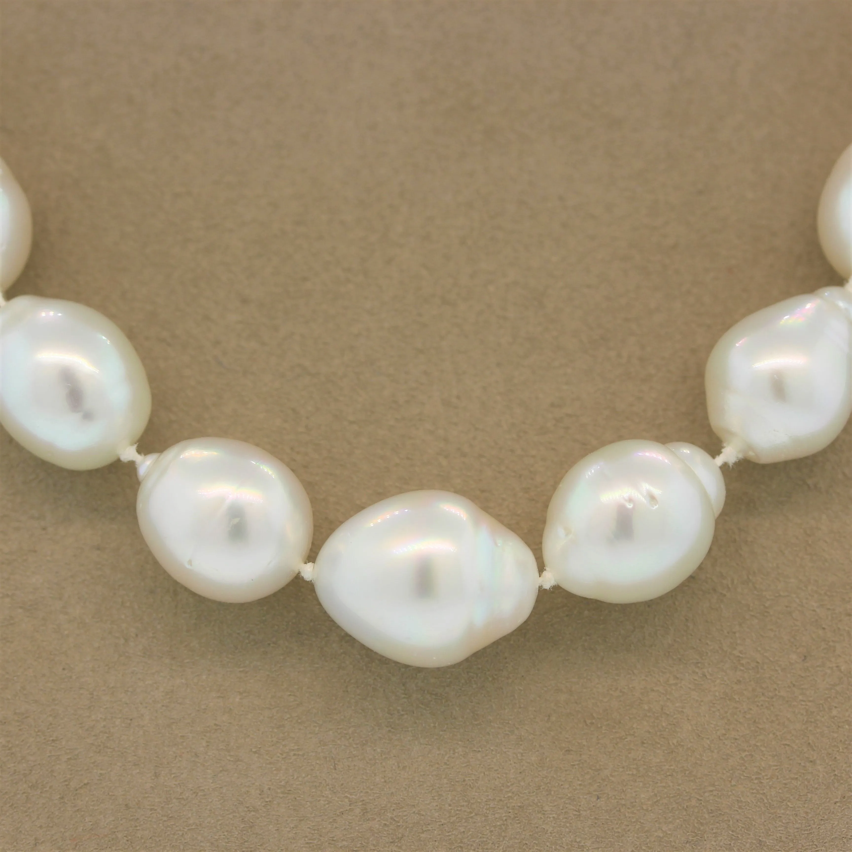 Baroque Pearl Gold Necklace