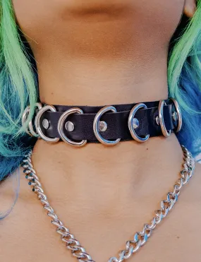 BREATHLESS CHOKER