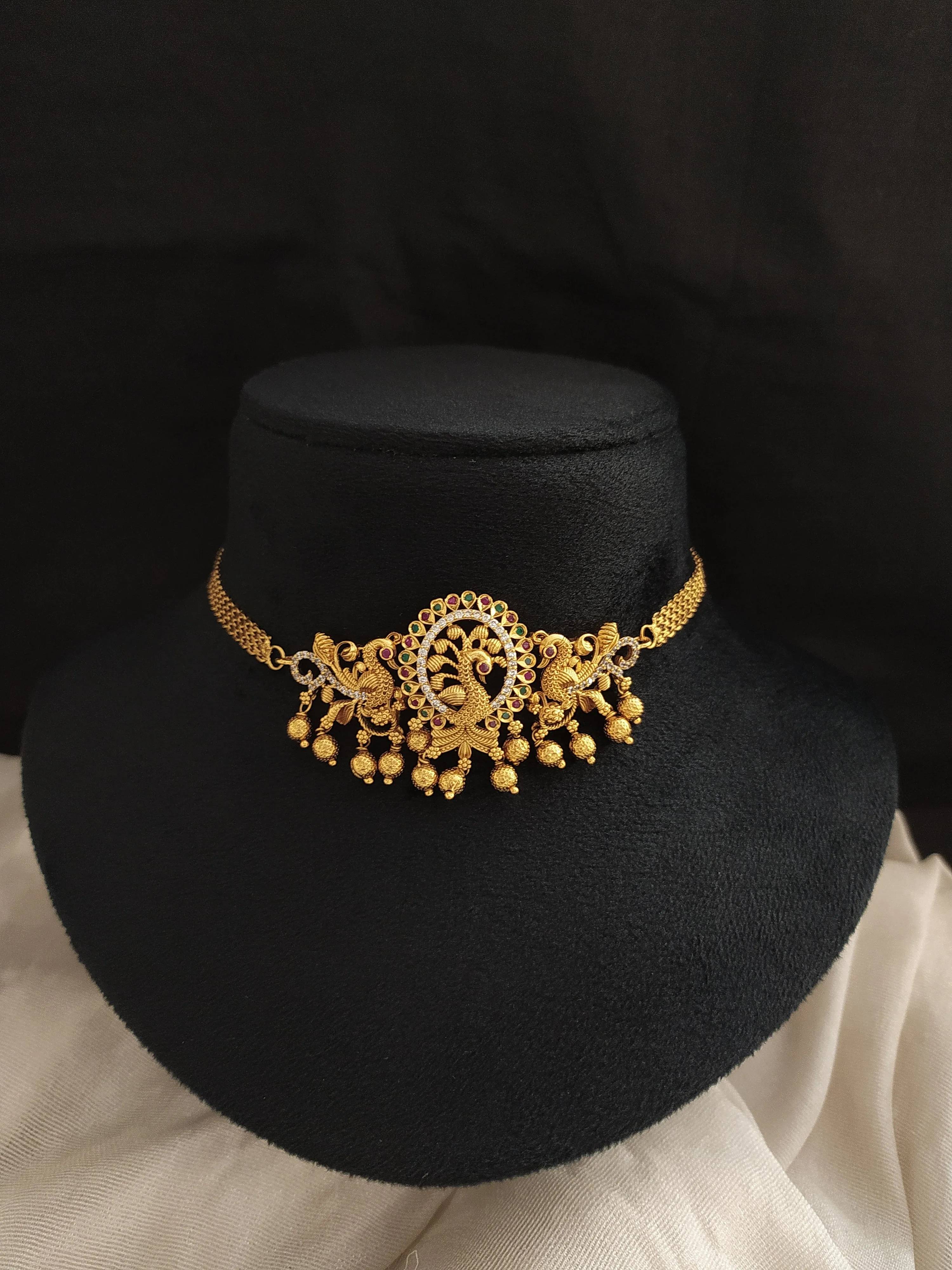 Embrace Regal Beauty with Antique Peacock Kemp Stone Choker Set