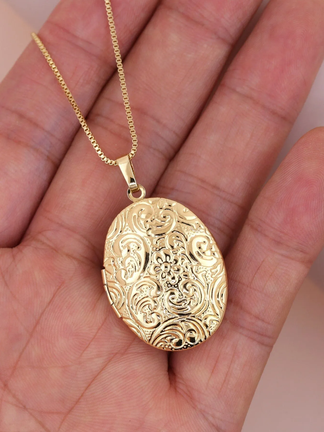 Heirloom Oval Locket