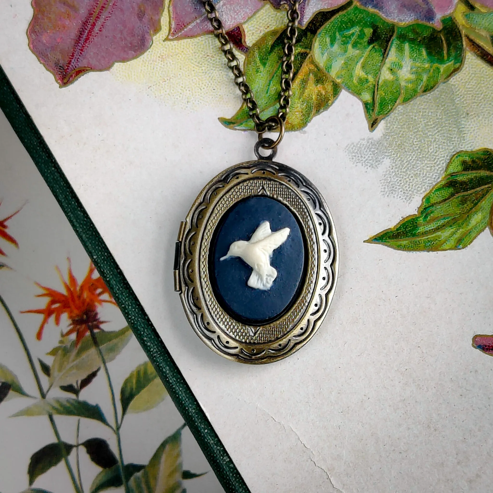 Hummingbird Cameo Oval Vintage Style Locket