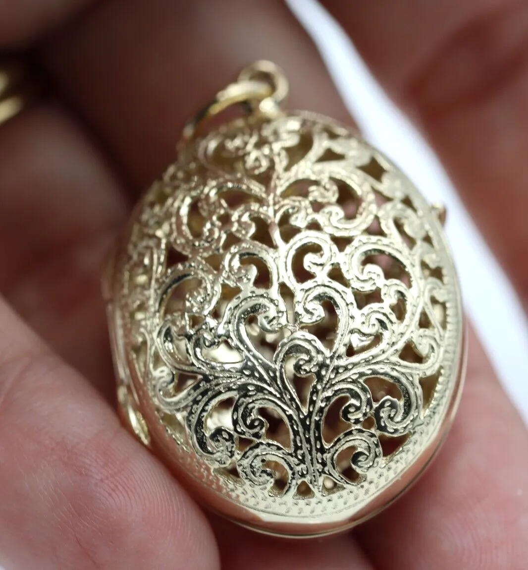 Kaedesigns New Genuine 9ct 9k Solid Yellow, Rose or White Gold Filigree Oval Pendant Locket