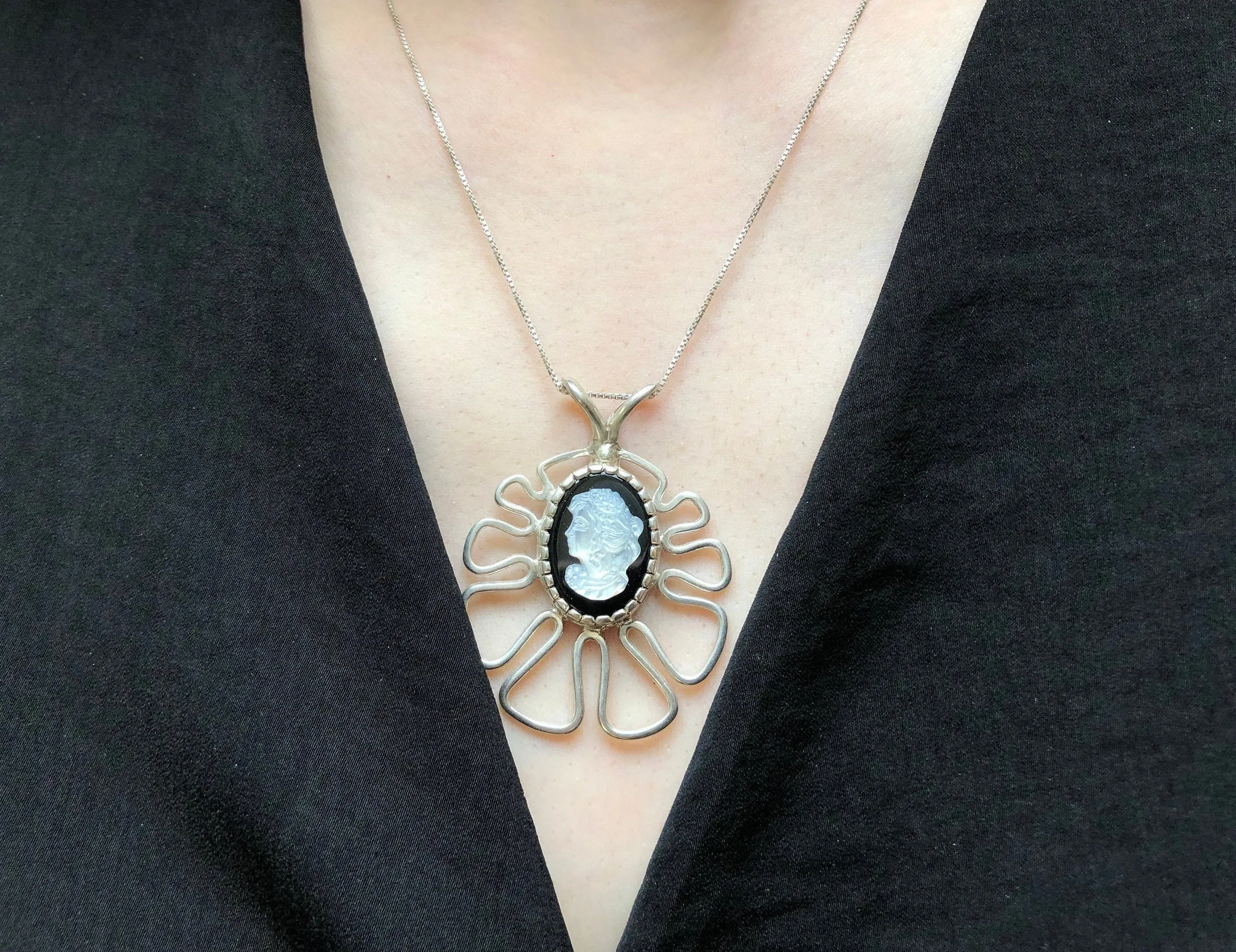 Lady Pendant - Cameo Pendant - Statement Flower Necklace