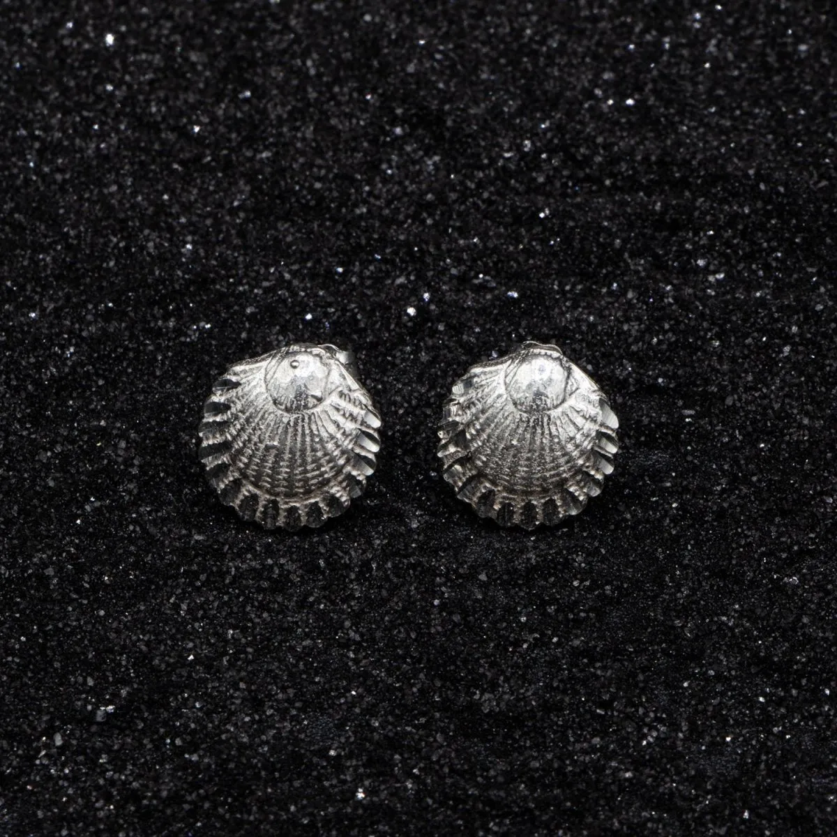 Large Clam Stopper Stud Earring