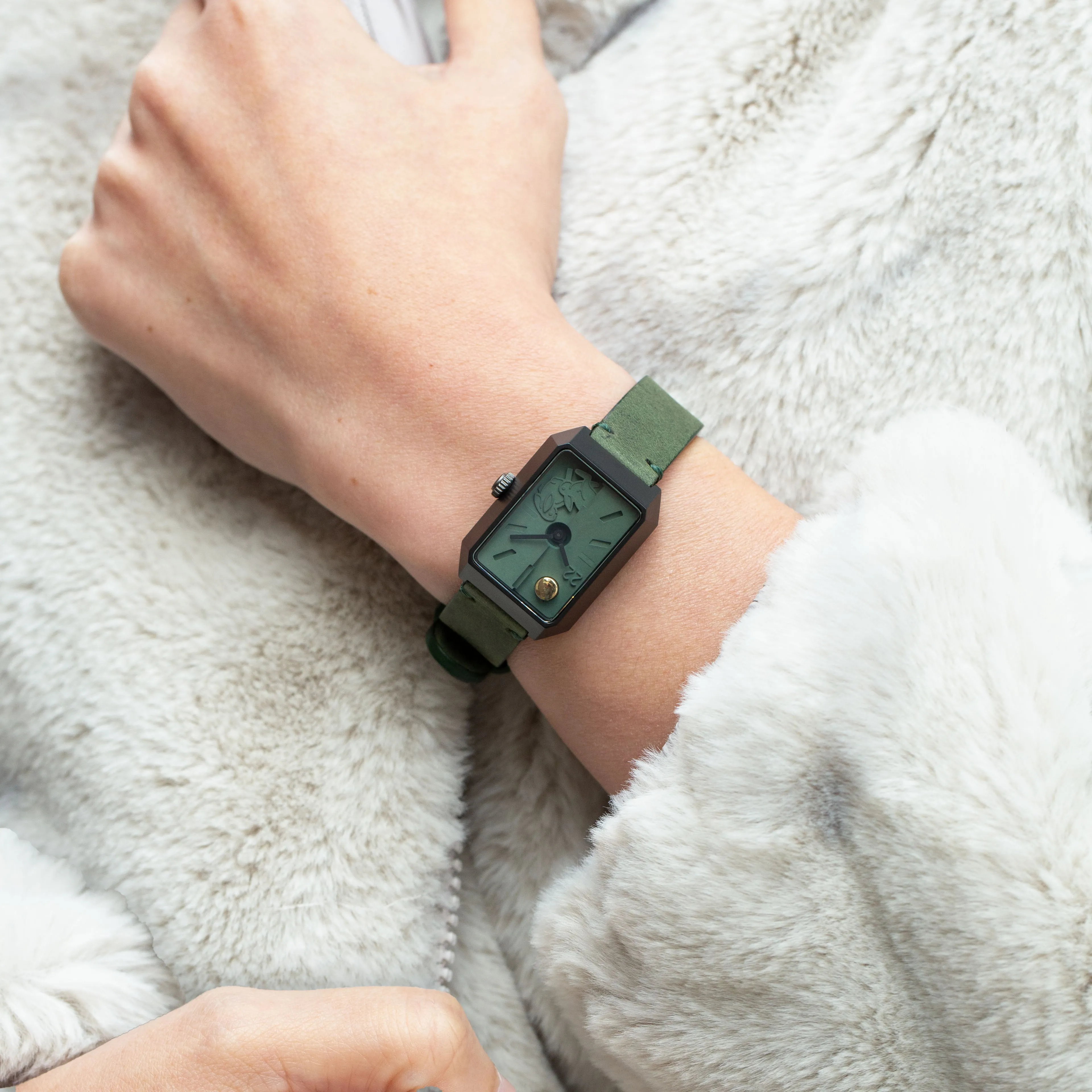 Limited Rabbit Edition Concrete Watch Manual Wind_Moss green (Woman)