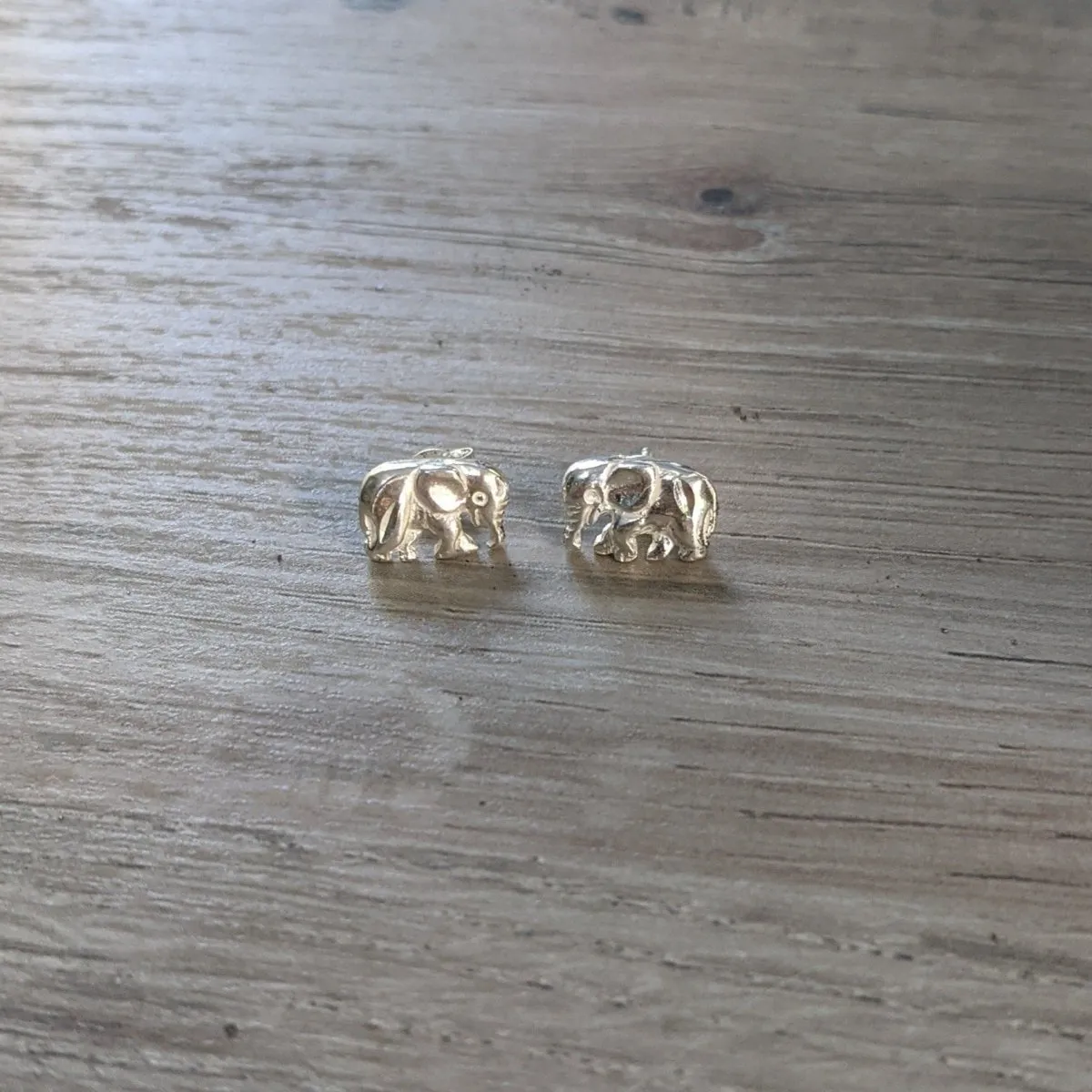 Small Elephant Stopper Stud Earring