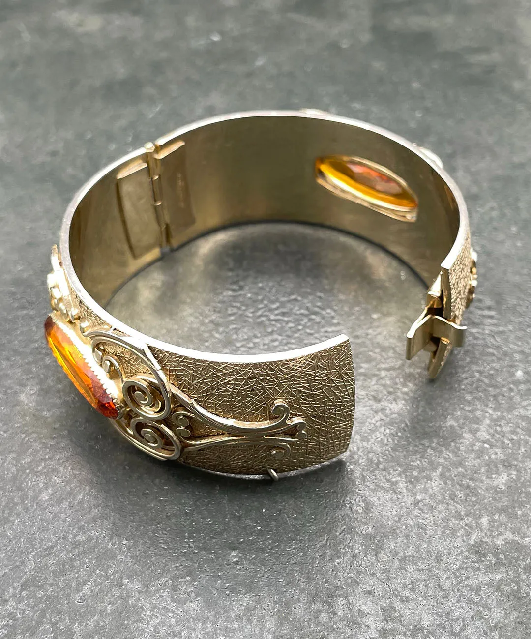 【USA輸入】ヴィンテージ WHITING & DAVIS トパーズ ガラス バングル/Vintage WHITING & DAVIS Topaz Glass Bangle