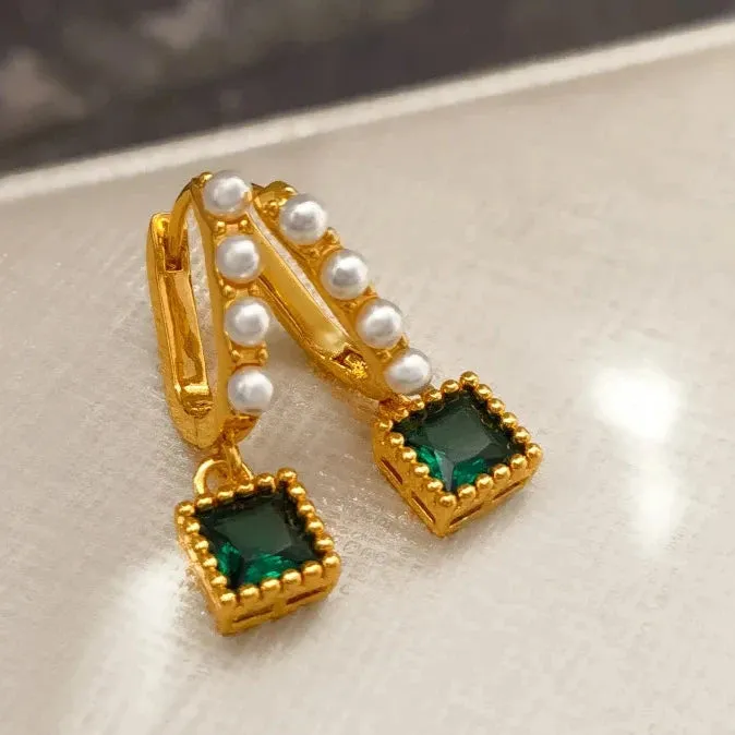 VAIGE Elegant Emerald Green Pearl-Accented Square Earrings