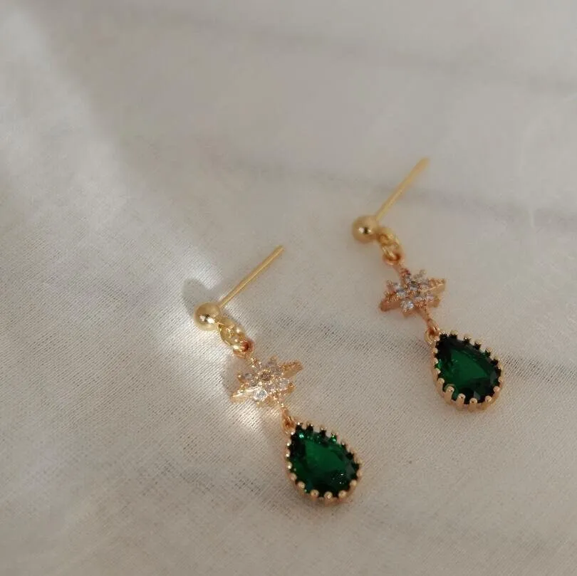 Vienna S925 Silver Earrings w. Emerald Green & Shining Star Gems | Vintage Inspired