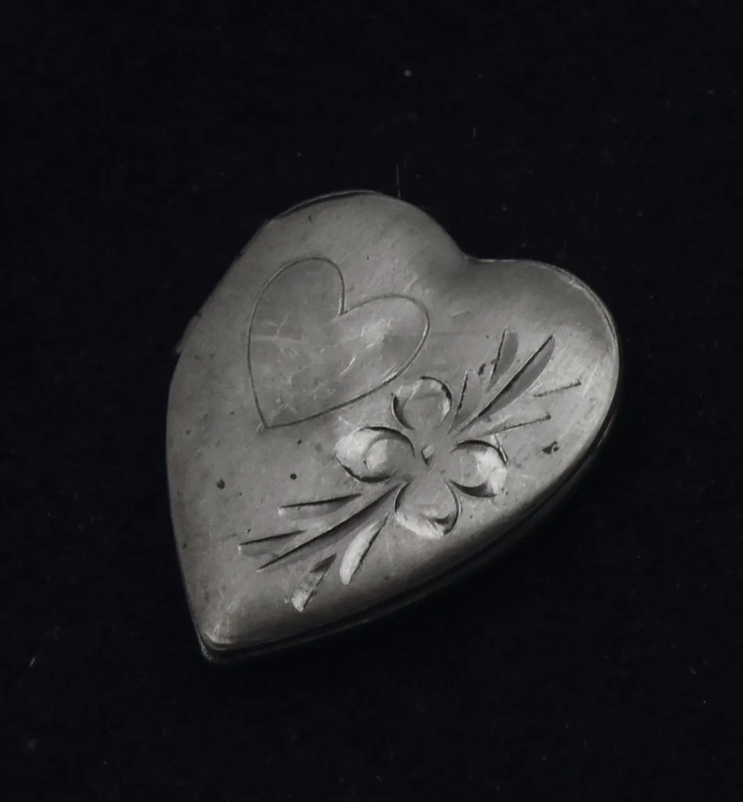 Vintage Sterling Silver Heart Locket - DAMAGE