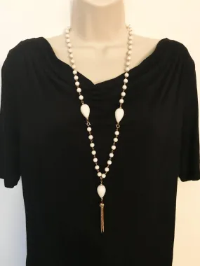 Vintage White Bead Necklace W/Goldtone Accents