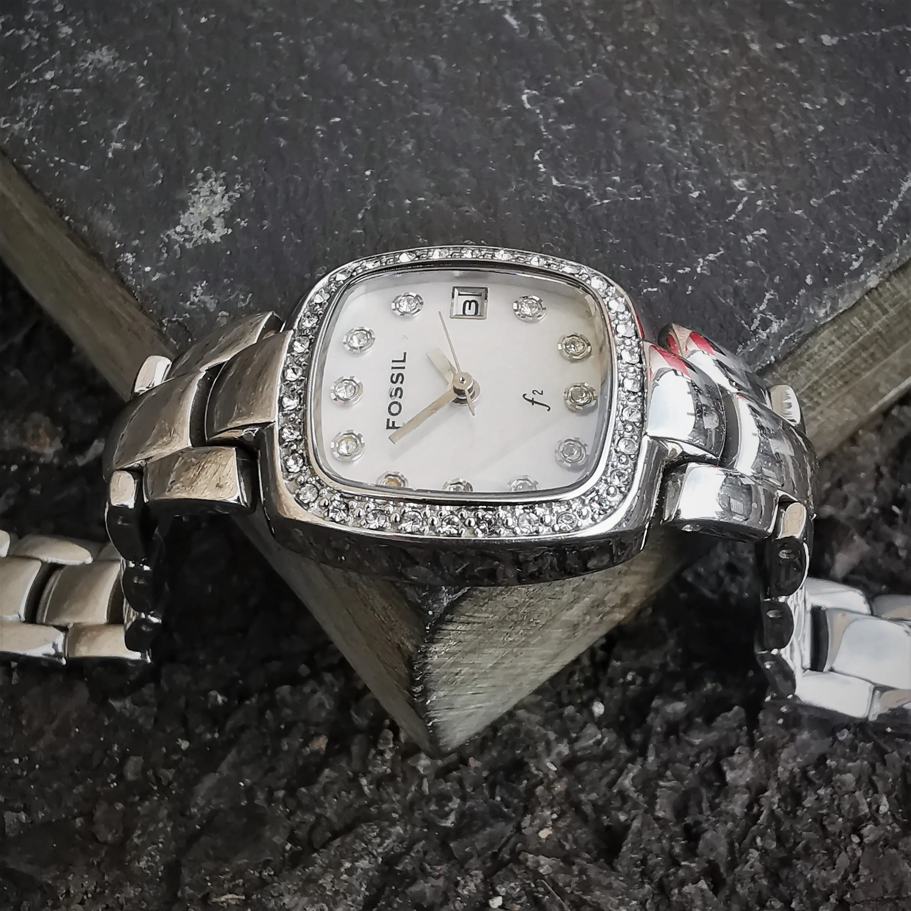 Vintage Women's Fossil "f2" Chrome Plated Quartz Watch - With Gem Stone Bezel And Date Indicator