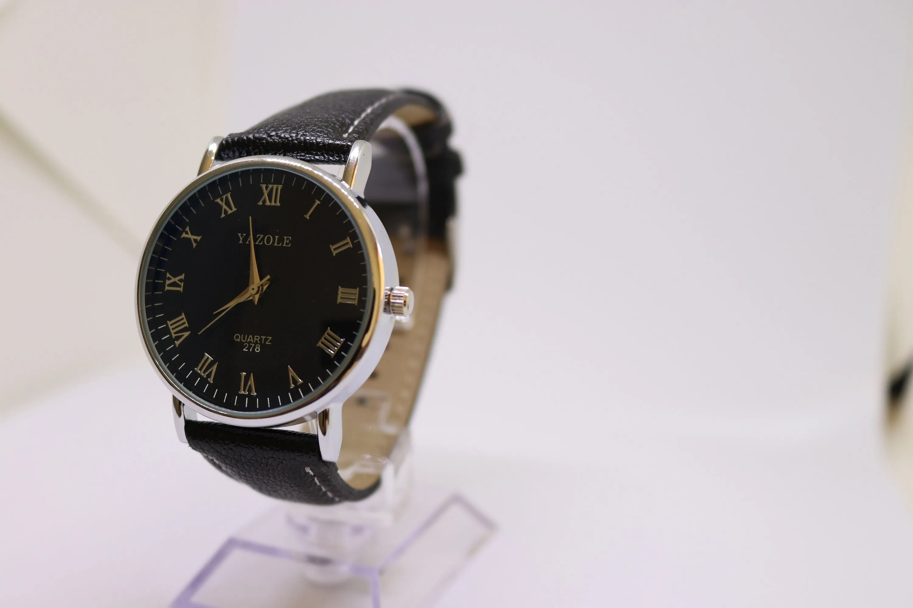 YAZOLE Roman Quartz Watch